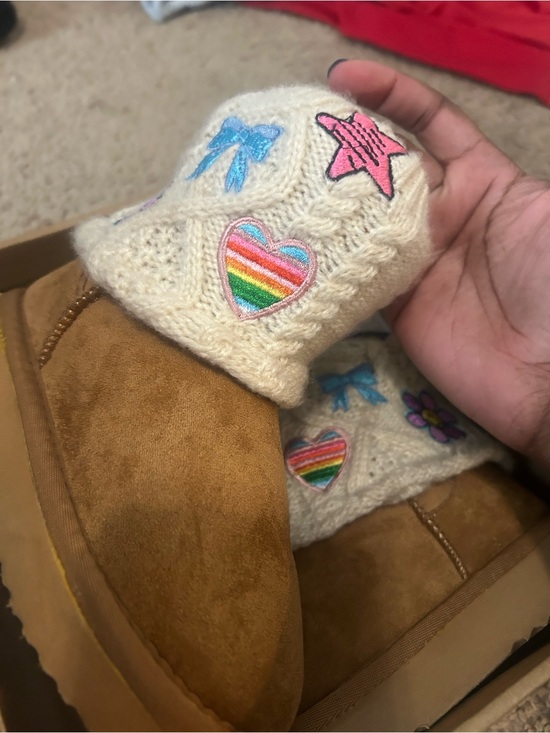 Steve Madden Other - Steve Madden Cream Knit Kids Bootie Liners with Rainbow Heart Patches